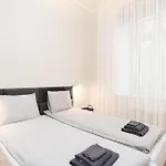 Dandelion Elegance Апартаменти Рига